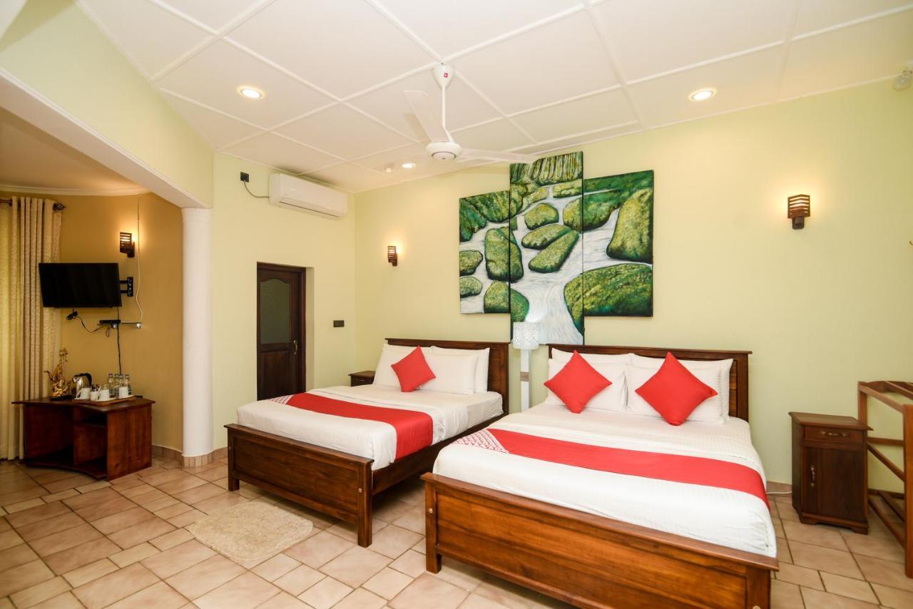 Man Mountain Villa Matale Exterior foto